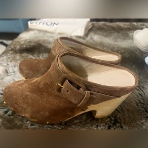 NWOT VERONICA BEARD Hardie Woven leather clogs